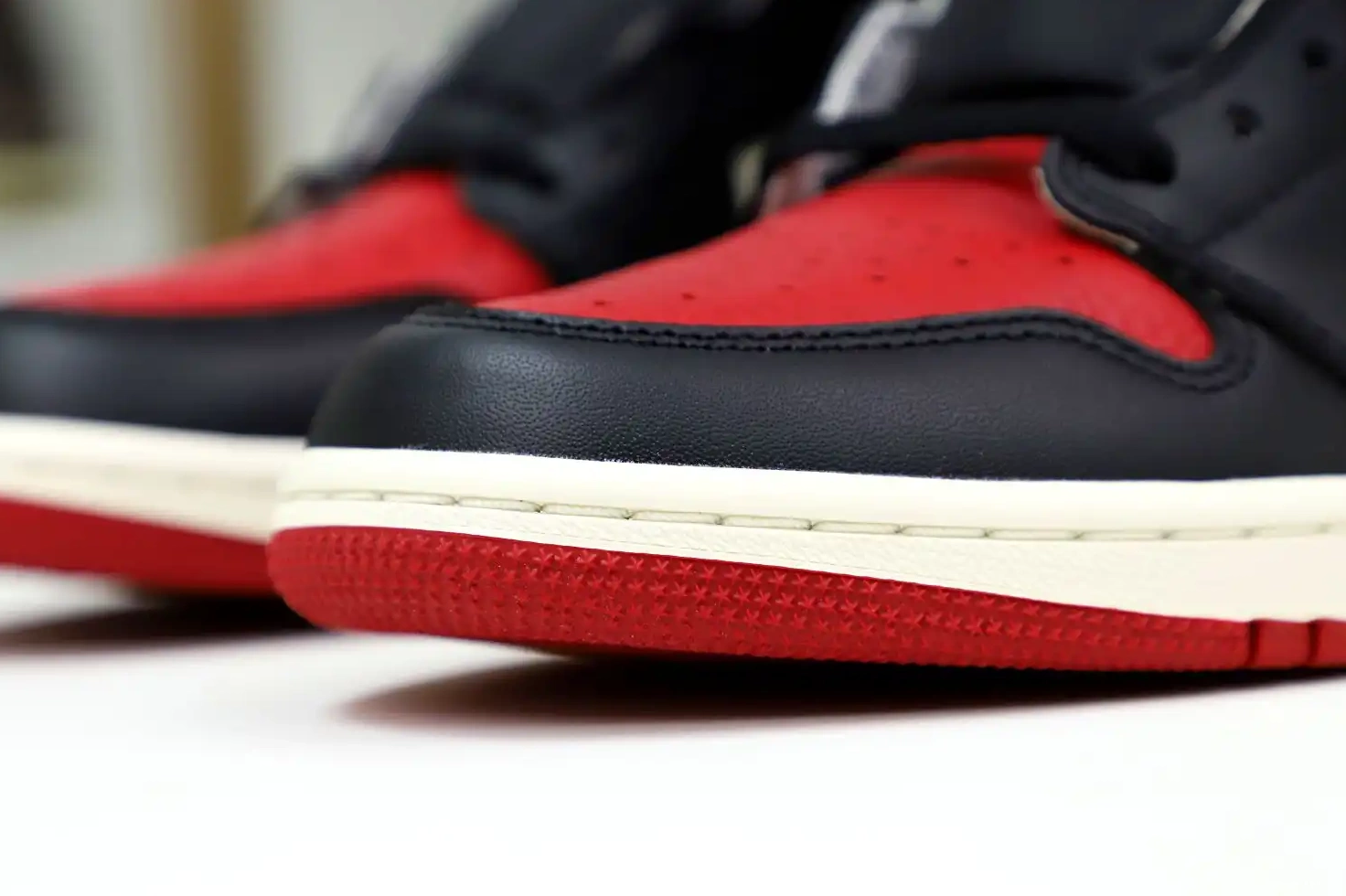 RETRO Kimikick TOE' 'BRED OG JORDAN AIR HIGH 1 0526